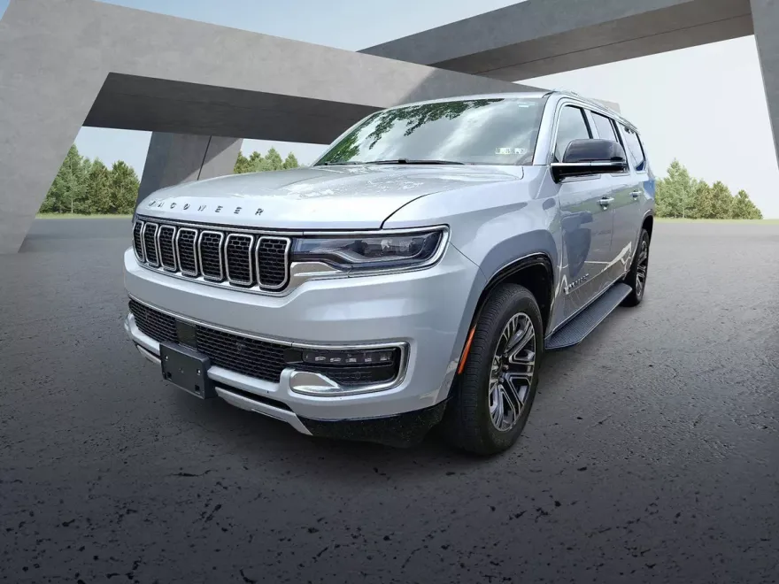 2023 Jeep Wagoneer L Series II photo 1