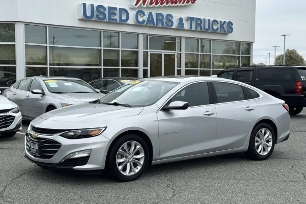 2022 Chevrolet Malibu 1LT photo 1