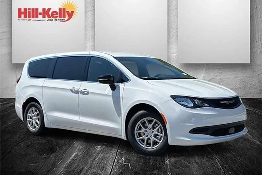 2026 Chrysler Voyager LX photo 1