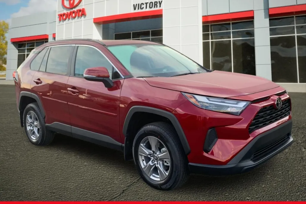 2025 Toyota RAV4 XLE photo 1