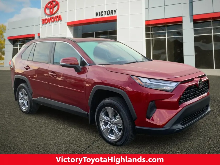 2025 Toyota RAV4 XLE photo 1