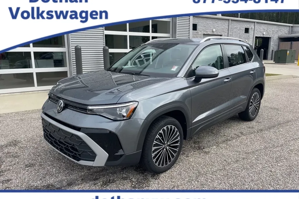 2025 Volkswagen Taos SE photo 1