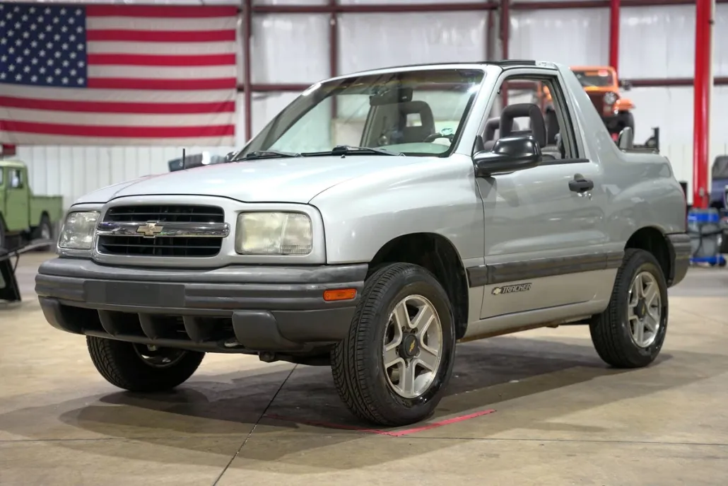 2002 Chevrolet Tracker photo 1