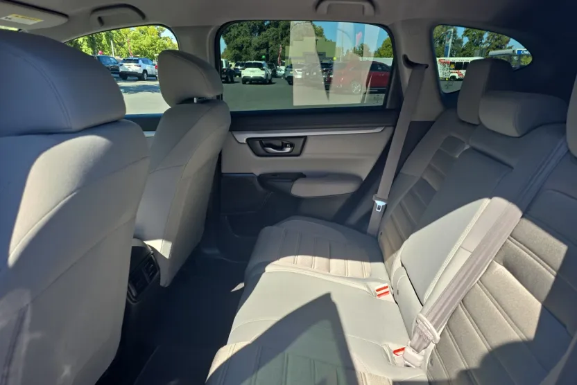 2017 Honda CR-V LX photo 1