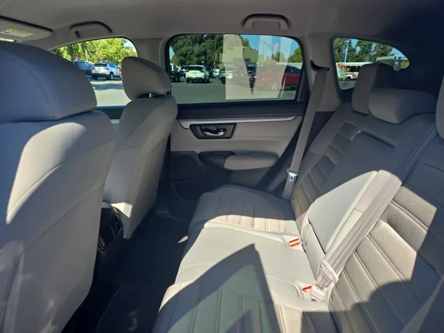2017 Honda CR-V LX photo 1