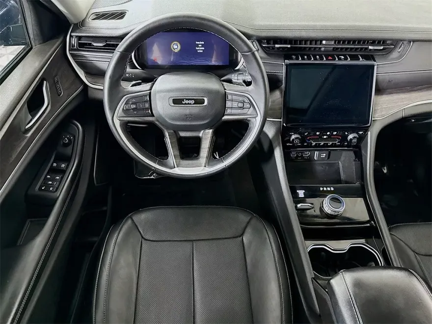 2022 Jeep Grand Cherokee Limited photo 1