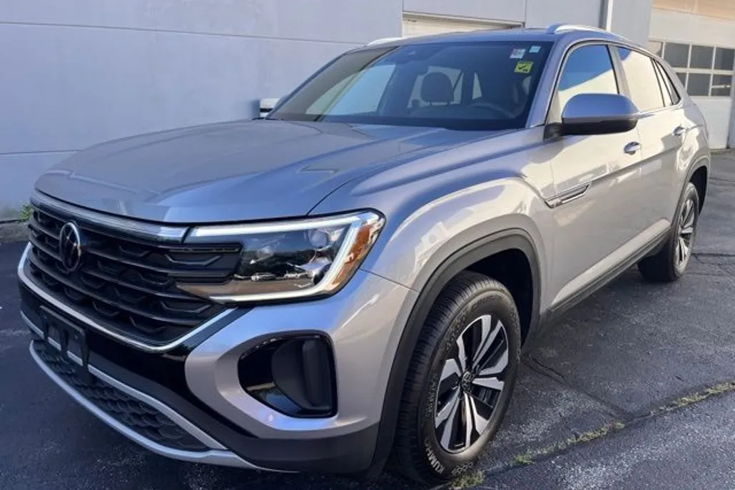 2024 Volkswagen Atlas Cross Sport SE photo 1