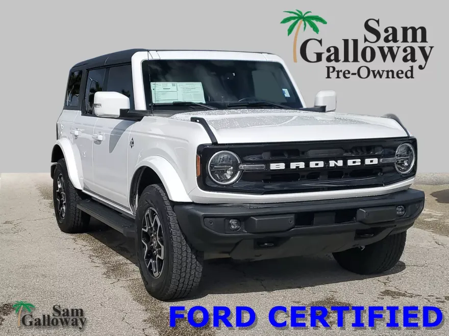 2023 Ford Bronco Outer Banks photo 1