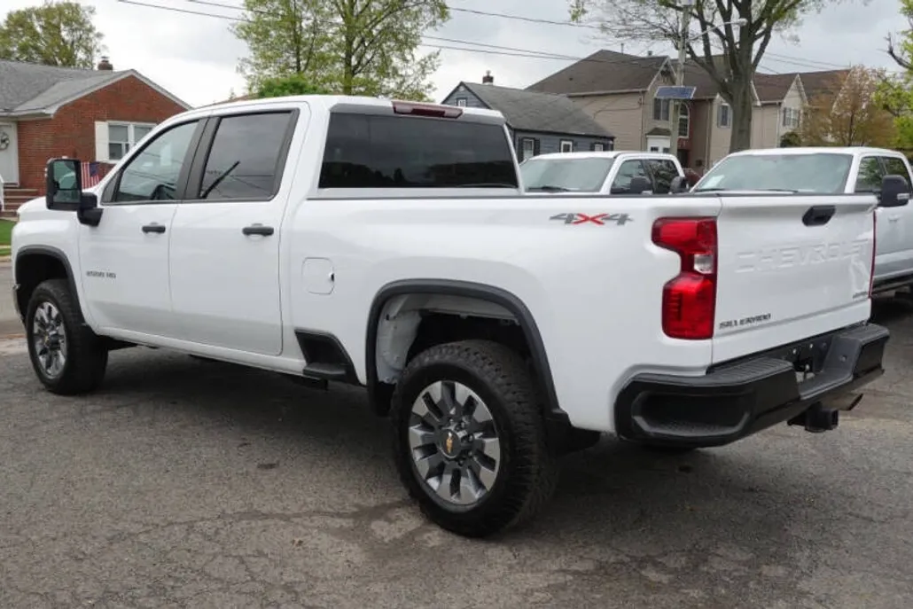 2023 Chevrolet Silverado 2500HD Custom photo 1