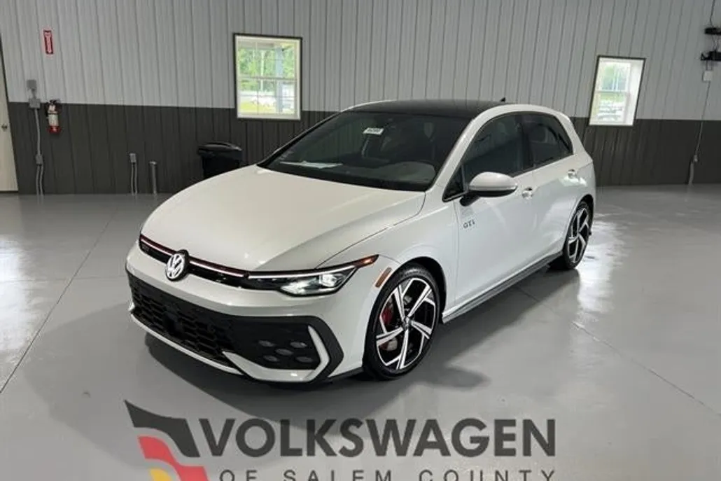 2025 Volkswagen Golf GTI SE photo 1