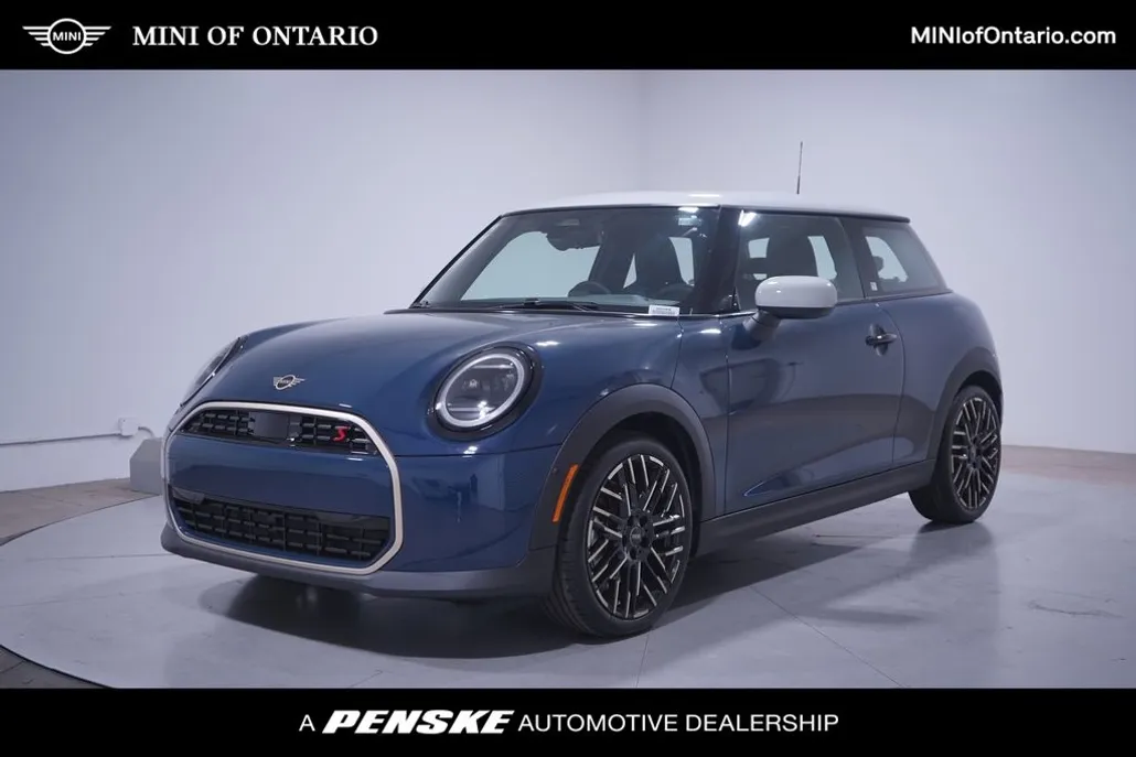 2025 Mini Cooper 2 Door Hardtop Signature photo 1