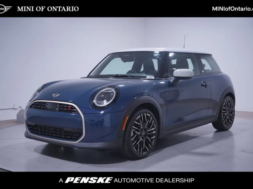 2025 Mini Cooper 2 Door Hardtop Signature photo 1