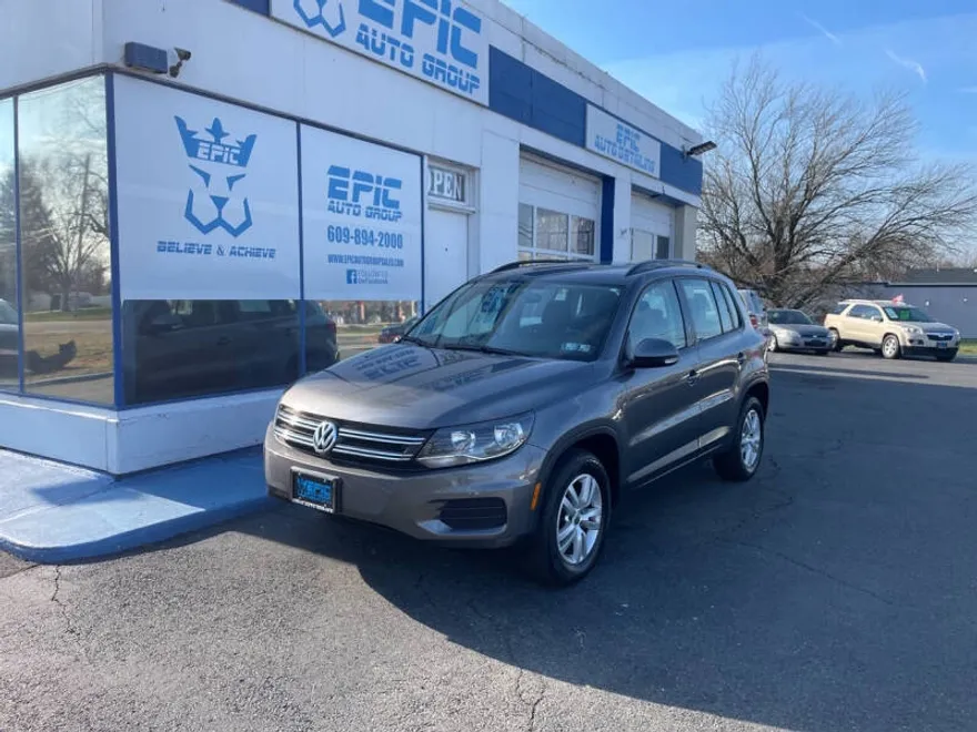 2015 Volkswagen Tiguan S photo 1