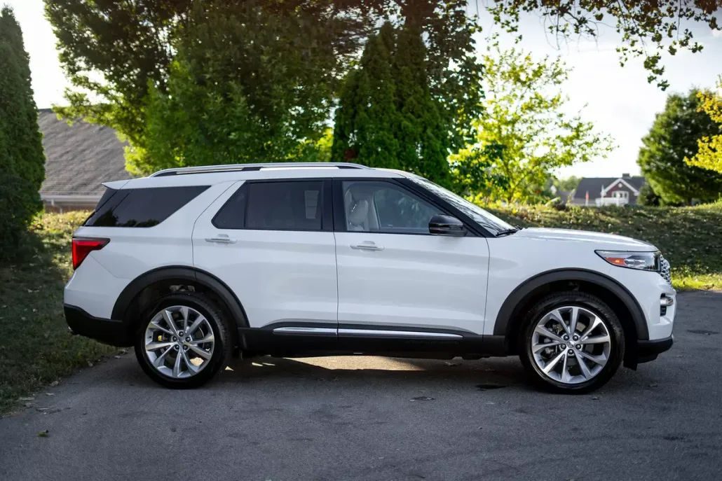 2022 Ford Explorer Platinum photo 1