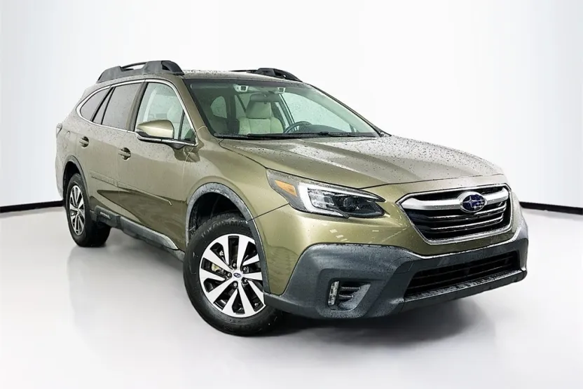 2020 Subaru Outback Premium photo 1