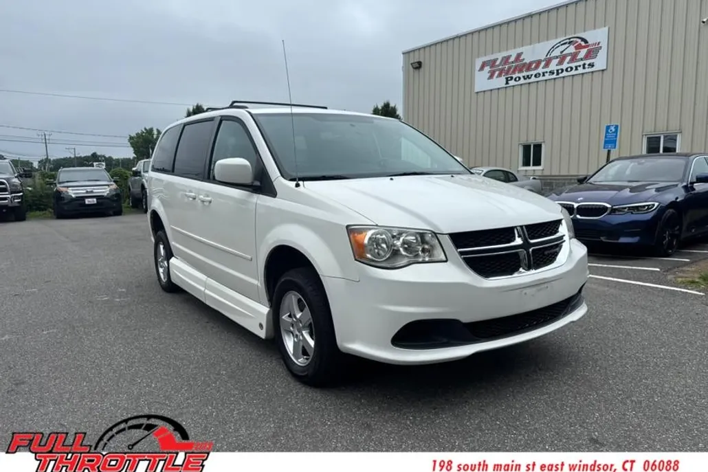 2012 Dodge Grand Caravan SXT photo 1