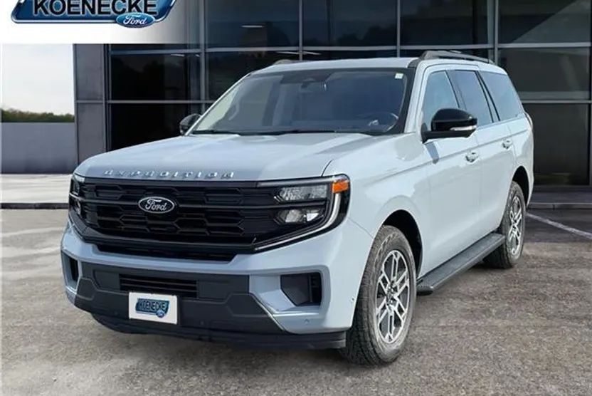 2025 Ford Expedition photo 1