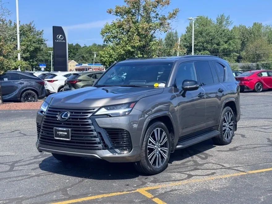 2023 Lexus LX 600 Luxury photo 1