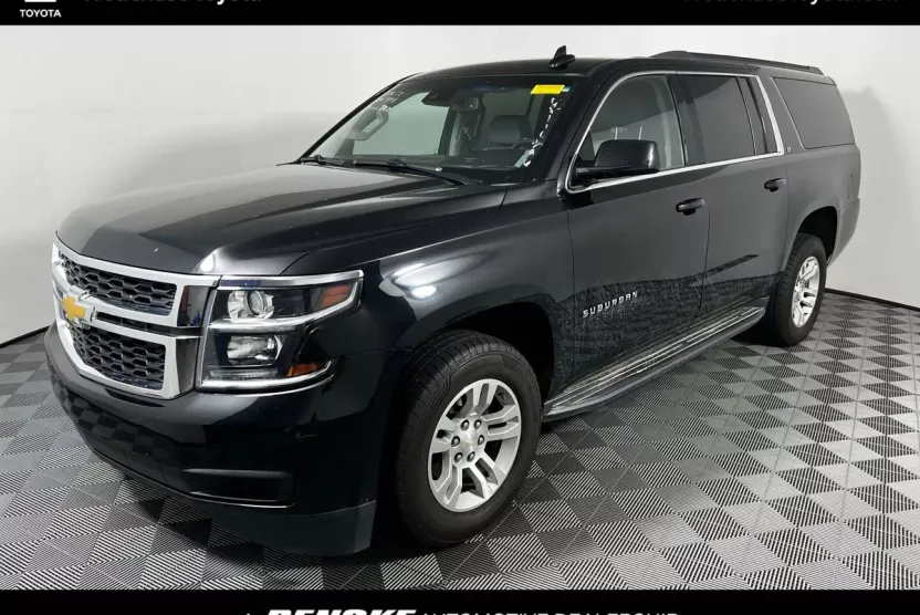 2020 Chevrolet Suburban LT photo 1