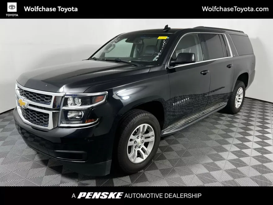 2020 Chevrolet Suburban LT photo 1