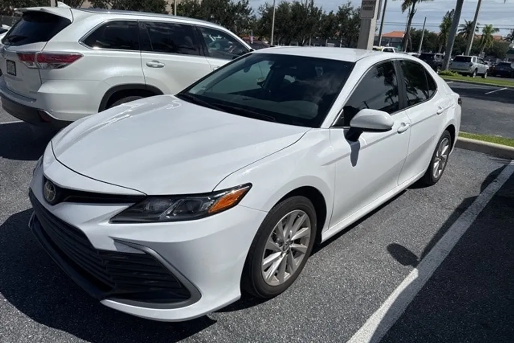 2024 Toyota Camry LE photo 1