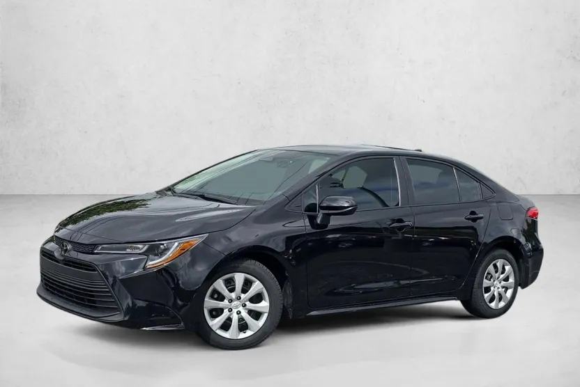 2024 Toyota Corolla LE photo 1