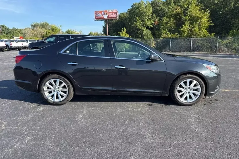 2015 Chevrolet Malibu LTZ photo 1