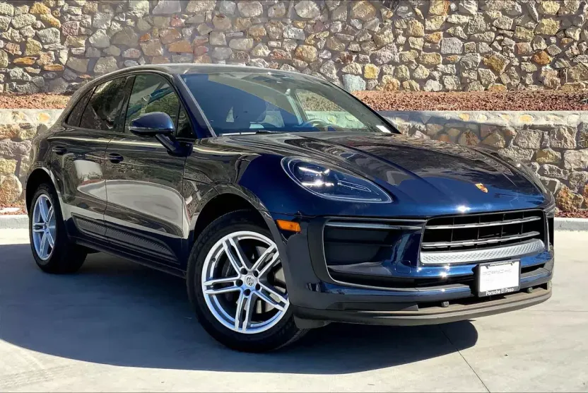 2022 Porsche Macan photo 1