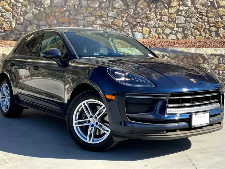 2022 Porsche Macan photo 1