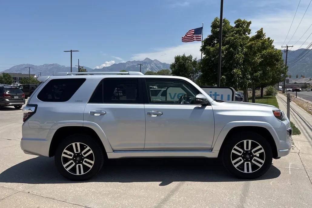 2019 Toyota 4Runner Limited photo 1