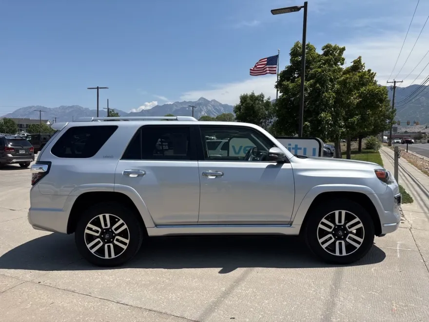 2019 Toyota 4Runner Limited photo 1