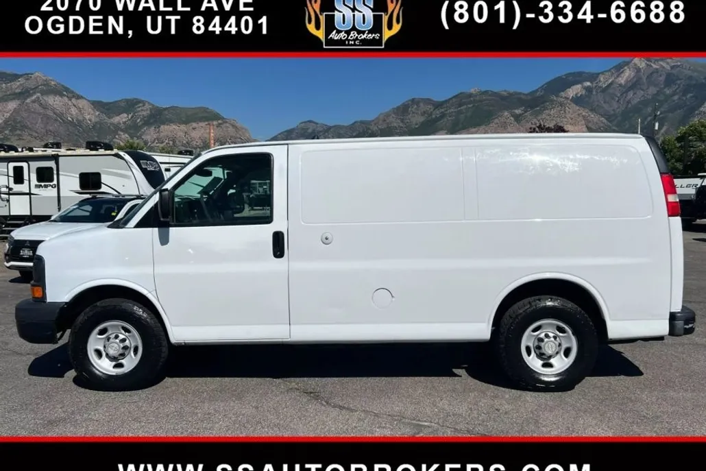 2012 Chevrolet Express 2500 Cargo Van photo 1