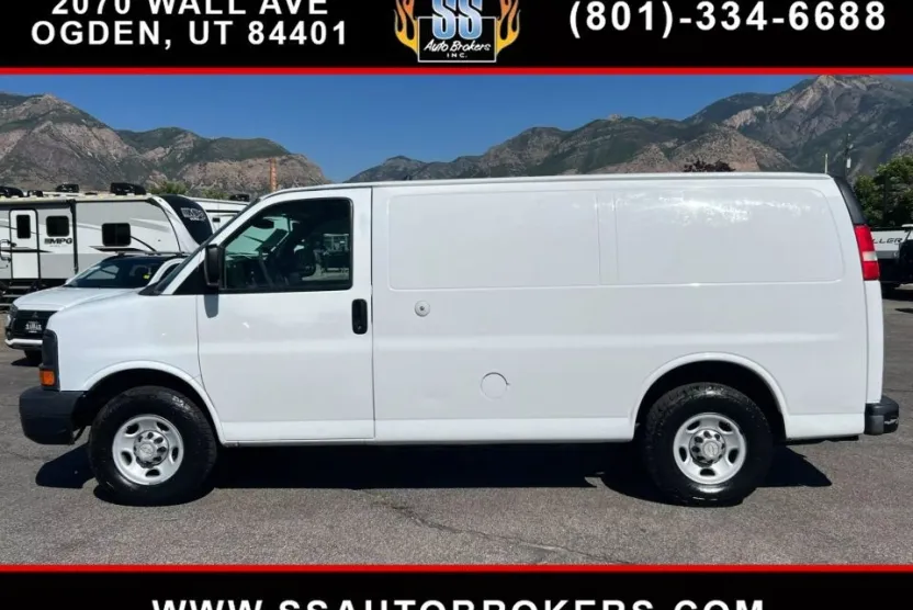 2012 Chevrolet Express 2500 Cargo Van photo 1