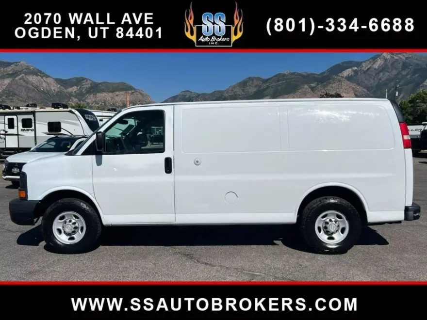 2012 Chevrolet Express 2500 Cargo Van photo 1