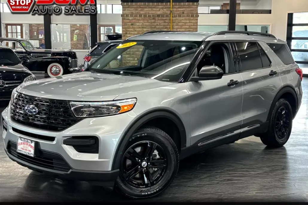 2022 Ford Explorer XLT photo 1