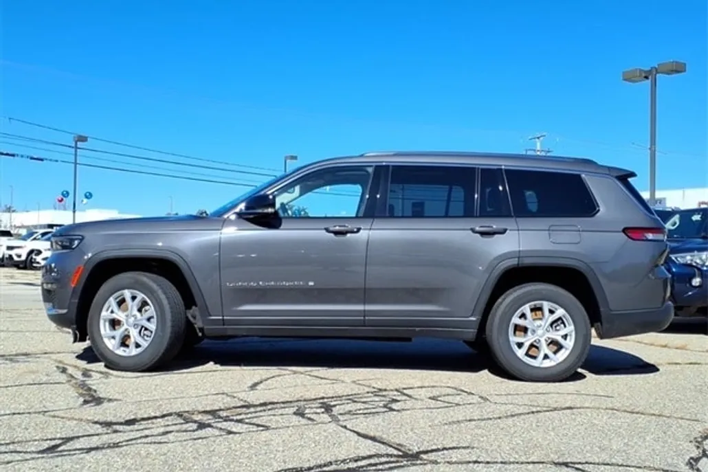 2023 Jeep Grand Cherokee Limited photo 1