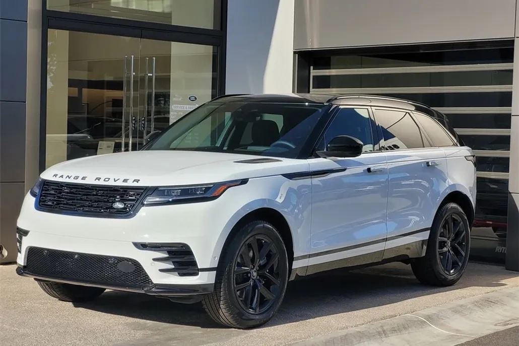 2025 Land Rover Range Rover Velar SE photo 1