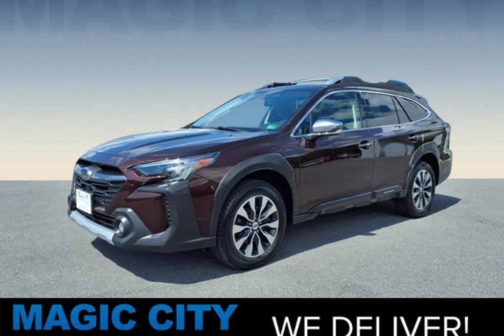 2023 Subaru Outback Touring XT photo 1