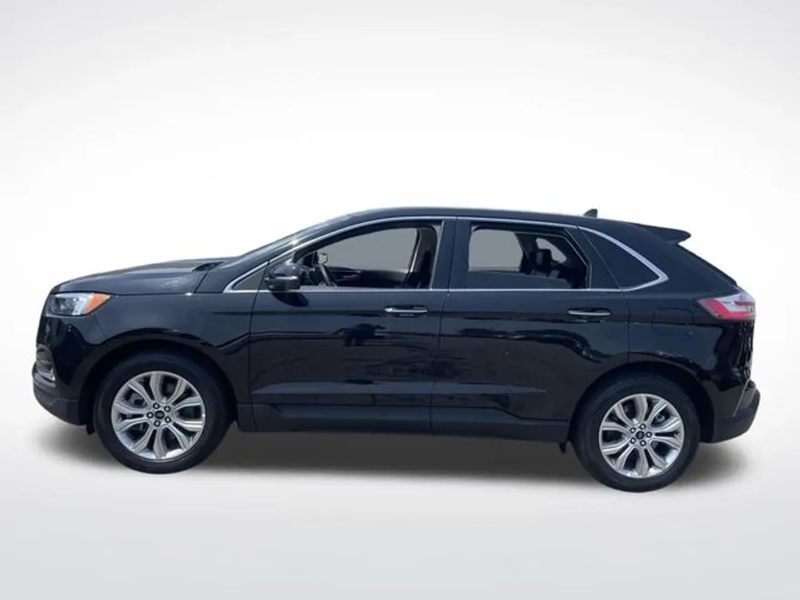 2024 Ford Edge Titanium photo 1
