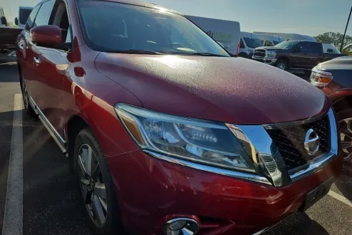 2015 Nissan Pathfinder Platinum photo 3