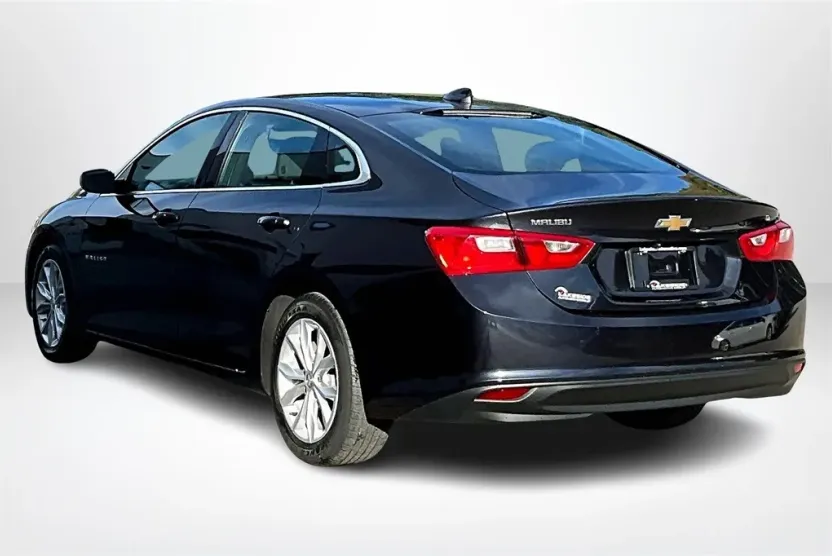 2023 Chevrolet Malibu 1LT photo 1