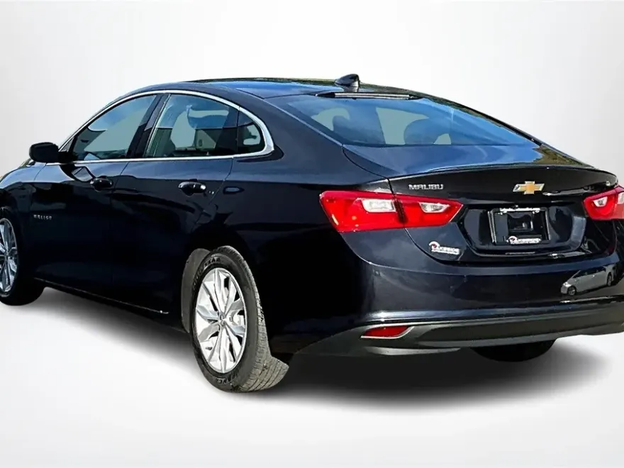 2023 Chevrolet Malibu 1LT photo 1