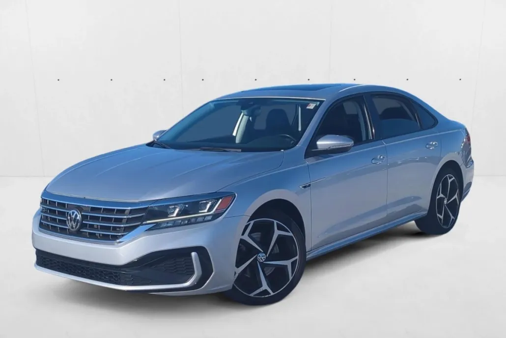 2020 Volkswagen Passat 2.0T R-Line photo 1