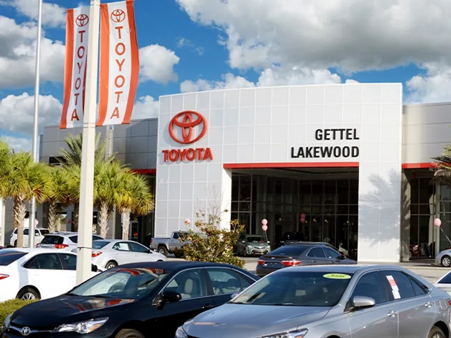 2026 Toyota Tundra Limited CrewMax photo 1
