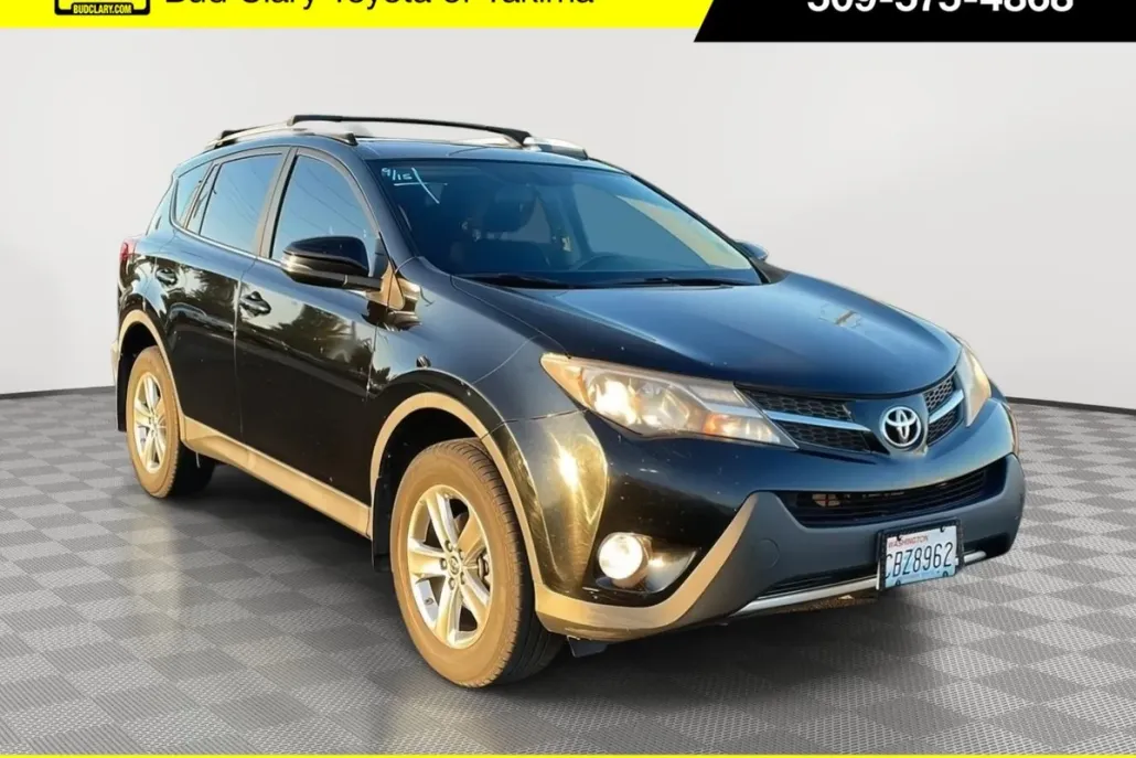 2015 Toyota RAV4 XLE photo 1