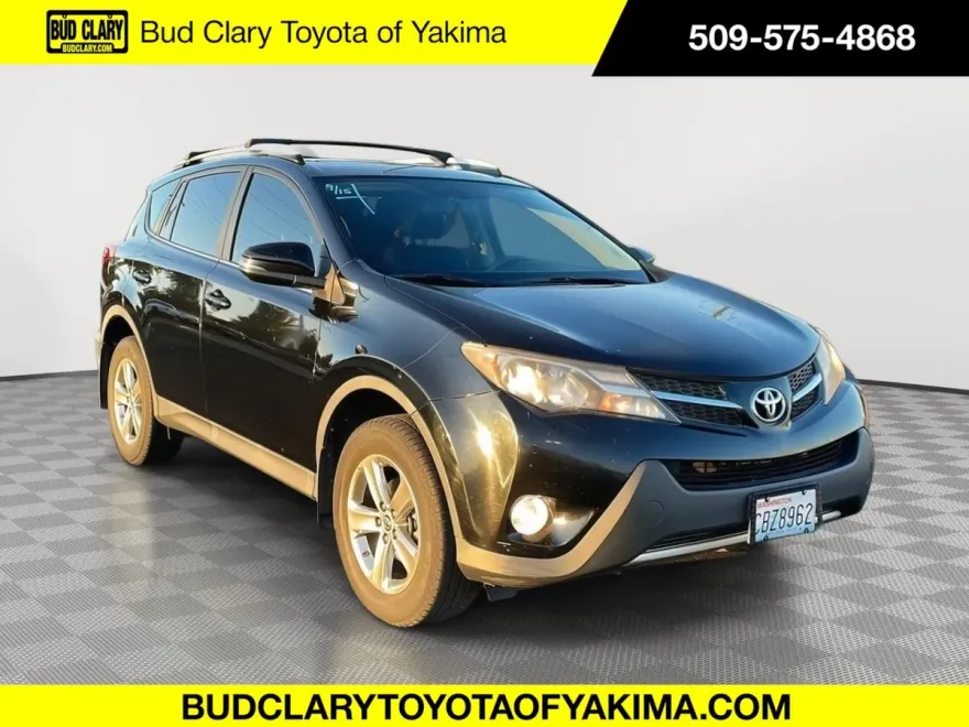 2015 Toyota RAV4 XLE photo 1