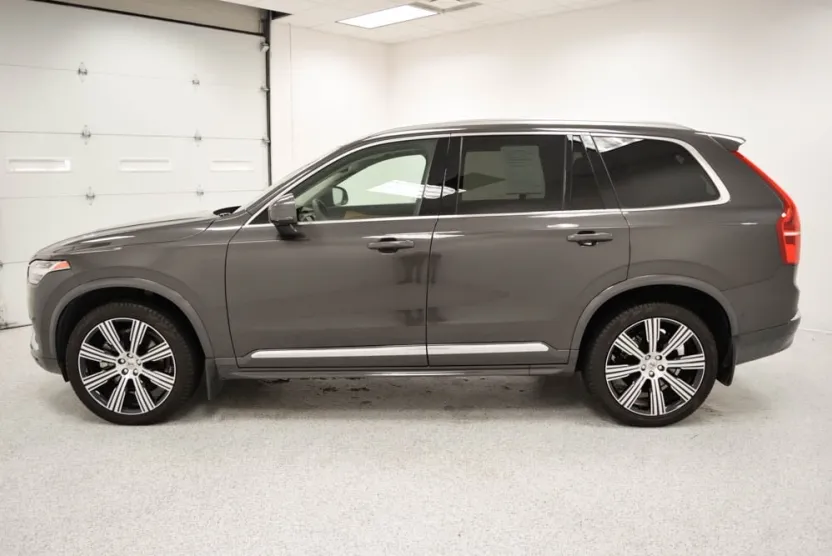2024 Volvo XC90 Plus photo 1