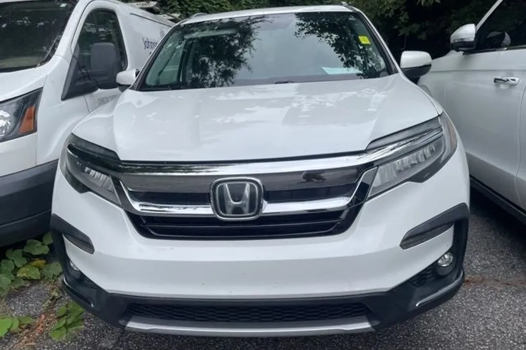 2020 Honda Pilot Touring photo 1