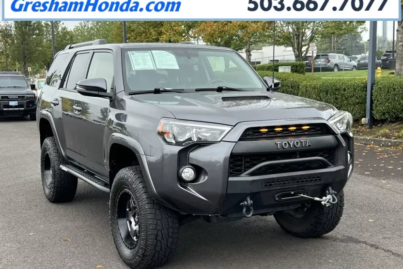 2019 Toyota 4Runner TRD Off-Road Premium photo 1