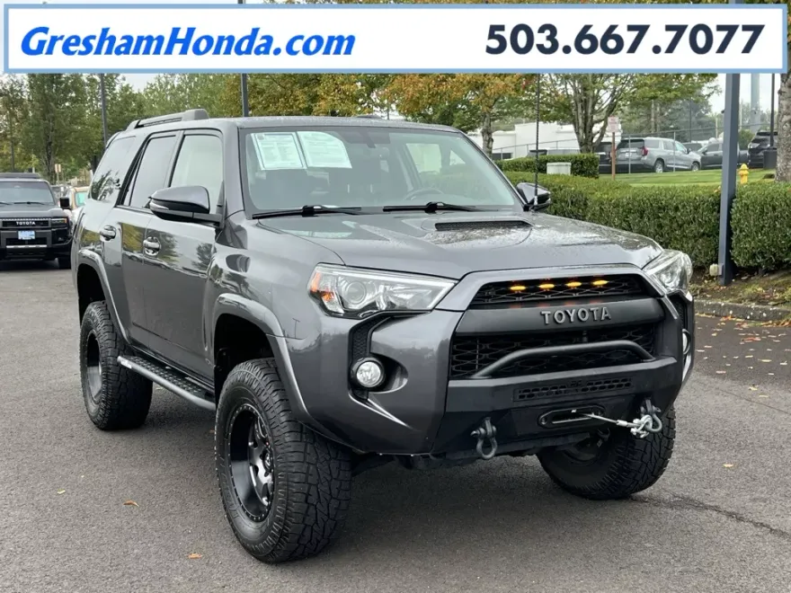 2019 Toyota 4Runner TRD Off-Road Premium photo 1